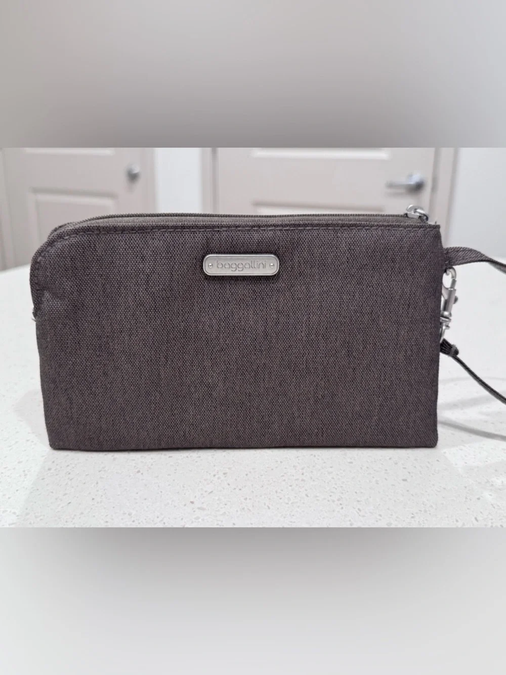 Baggallini RFID Blocking Wristlet Wallet Phone Case - Heathered Charcoal